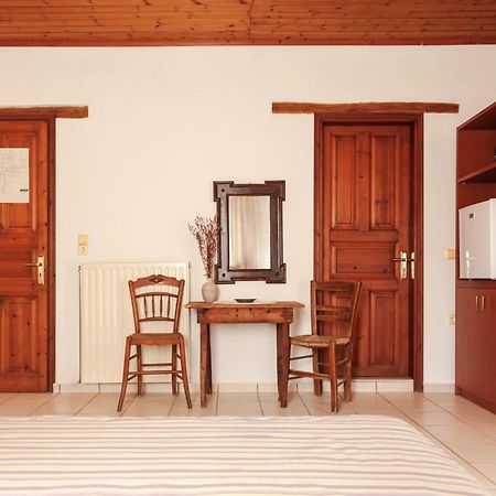 Amnisiades Apartments Картерос Экстерьер фото