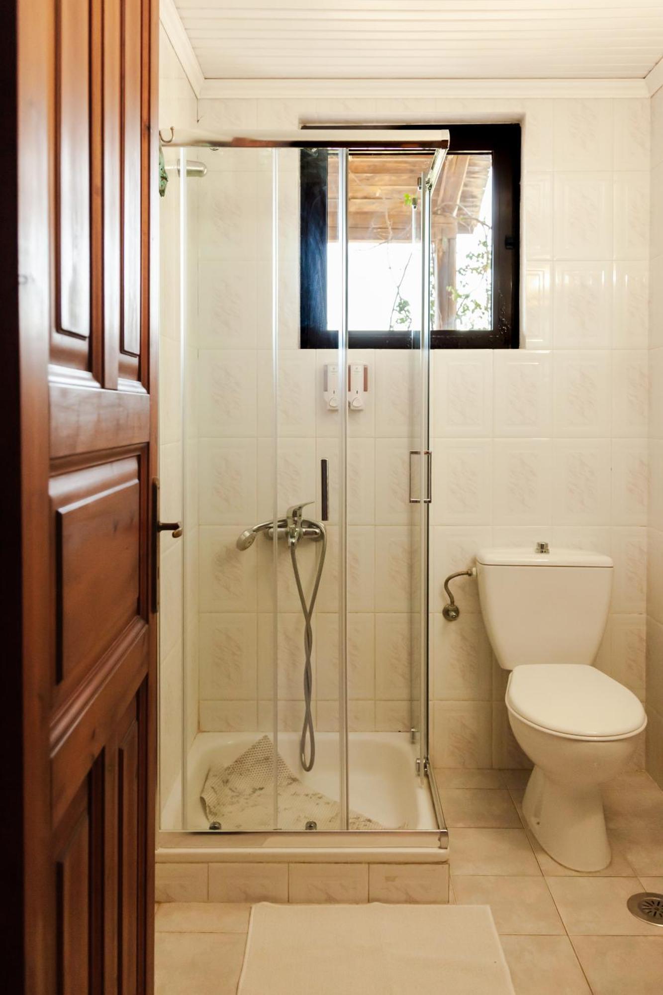 Amnisiades Apartments Картерос Экстерьер фото