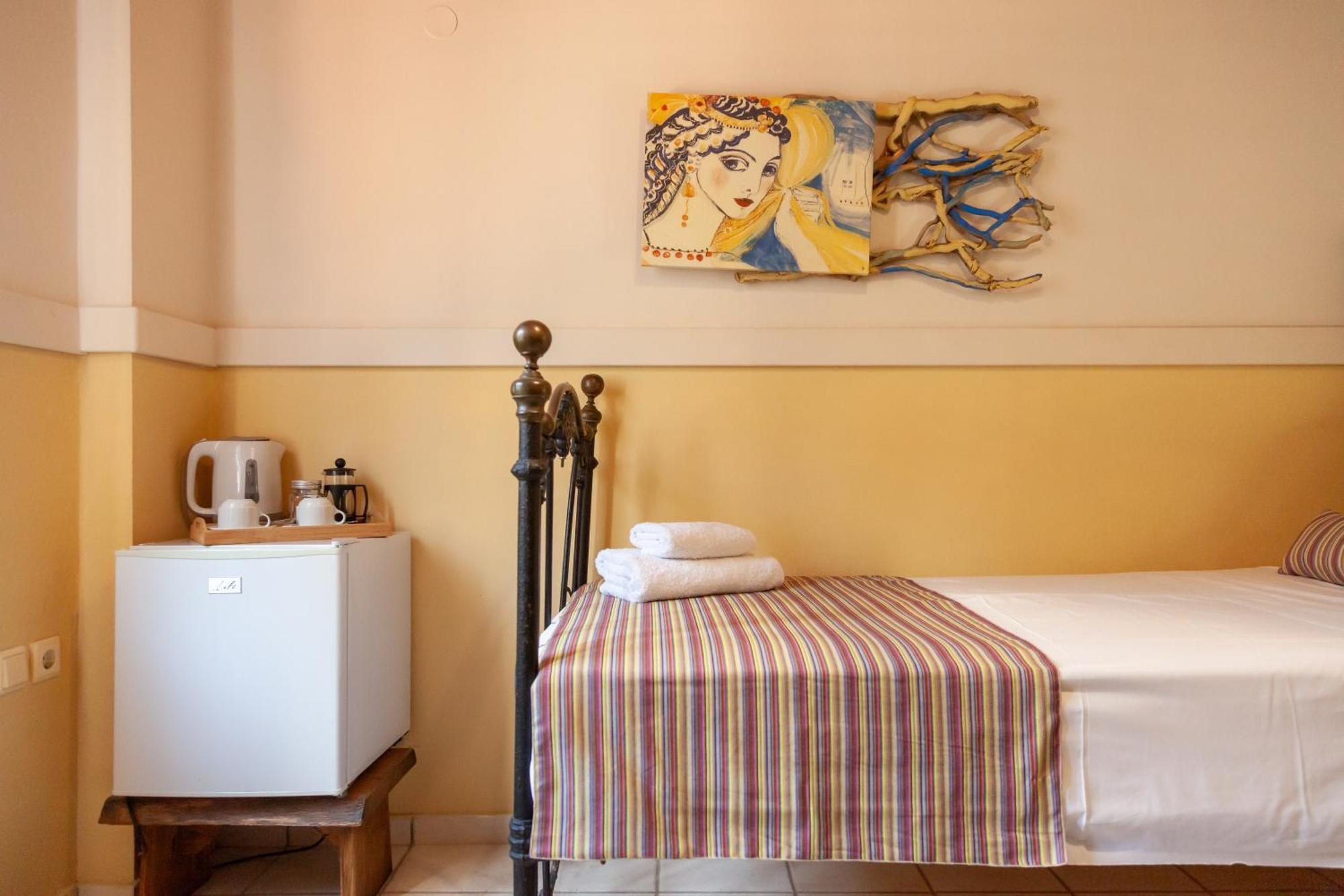 Amnisiades Apartments Картерос Экстерьер фото