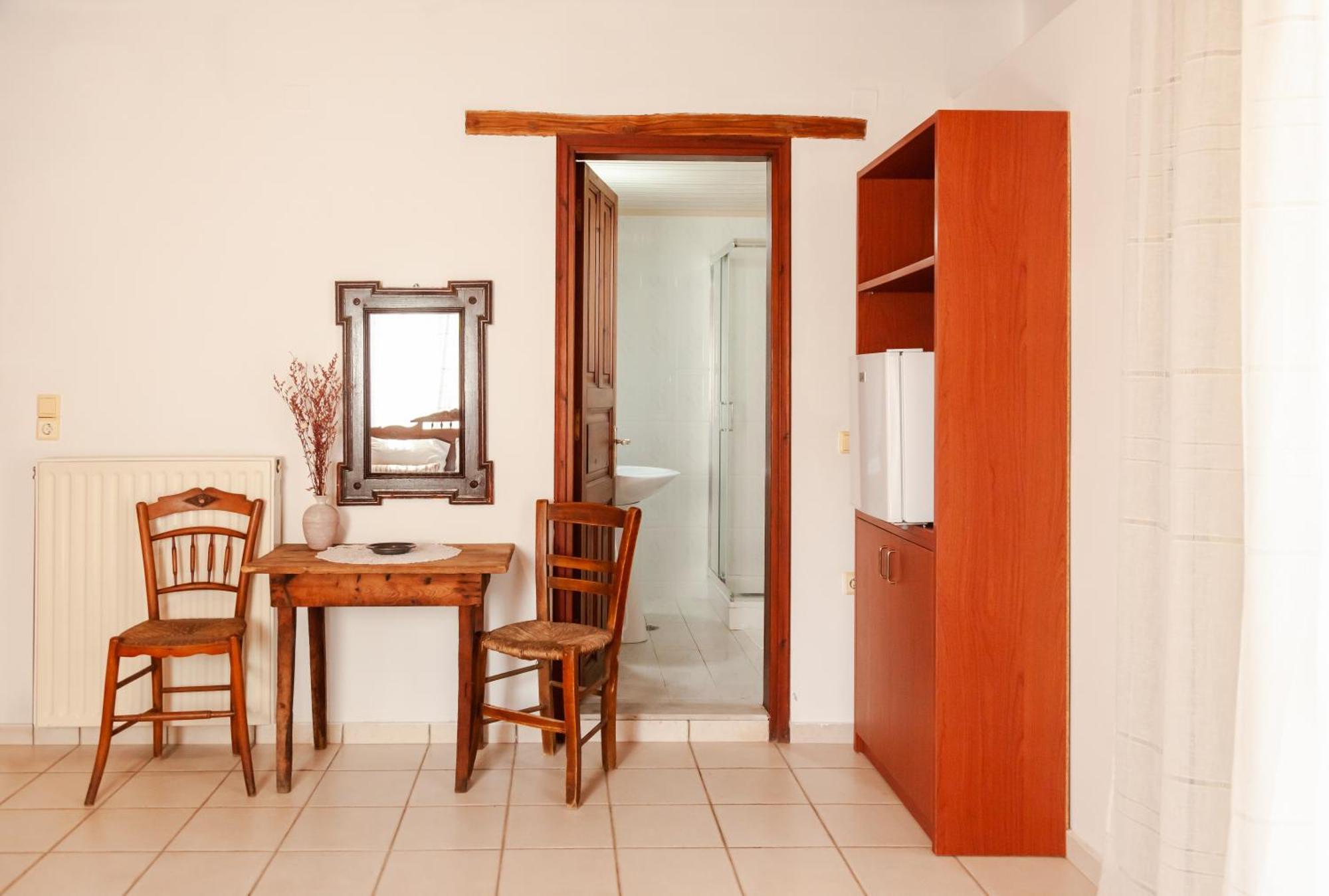 Amnisiades Apartments Картерос Экстерьер фото