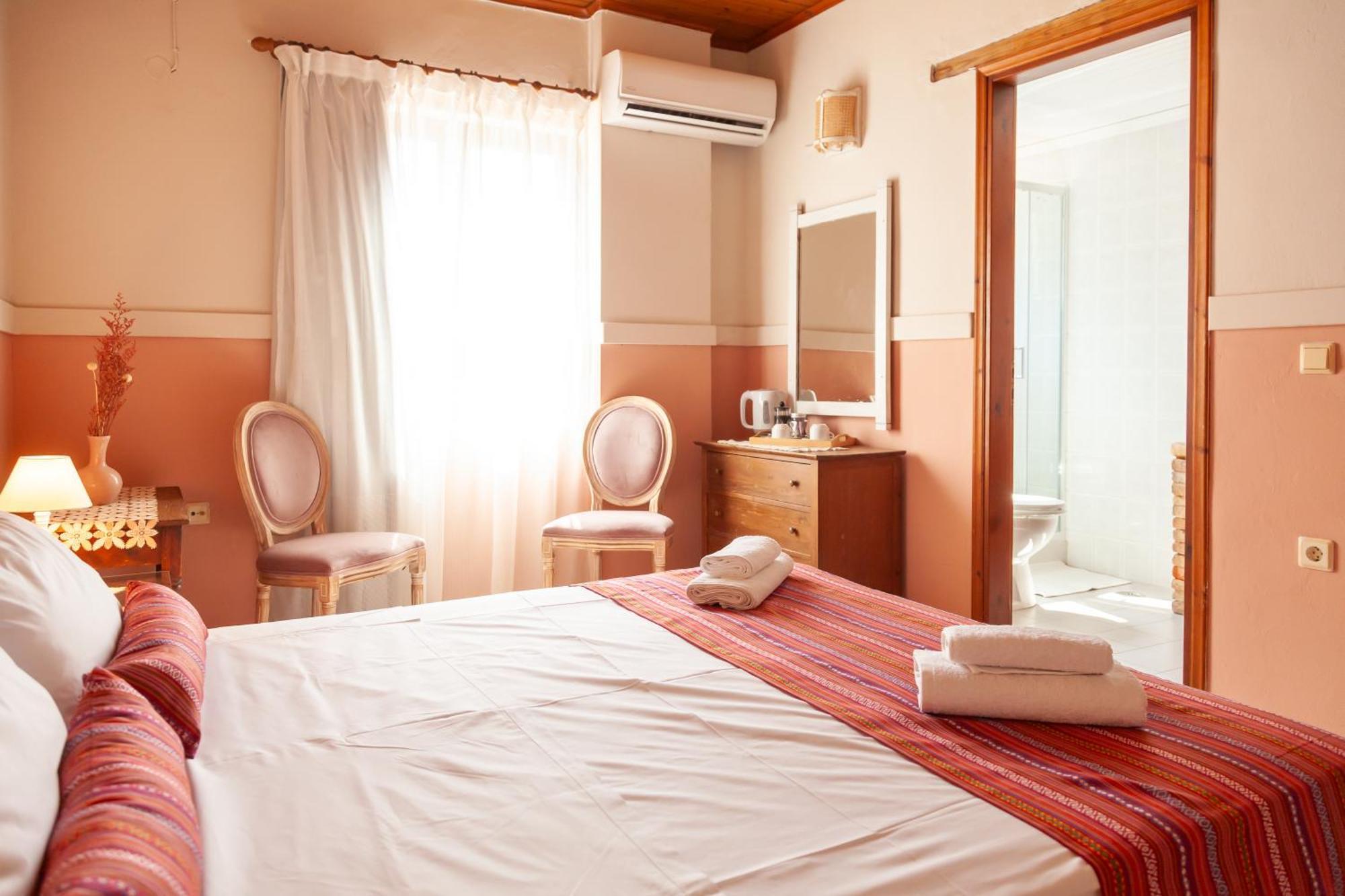 Amnisiades Apartments Картерос Экстерьер фото